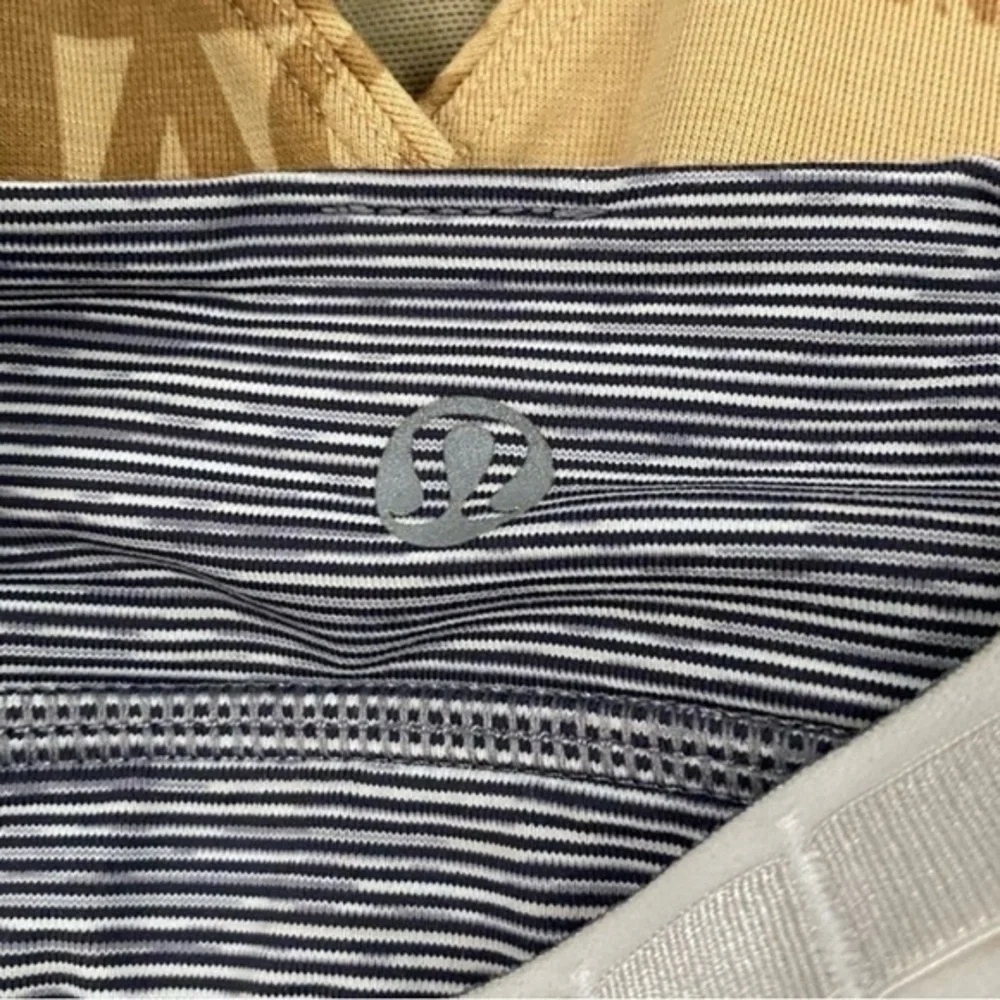 LULULEMON Adjust Me Bra Size‎ 4
